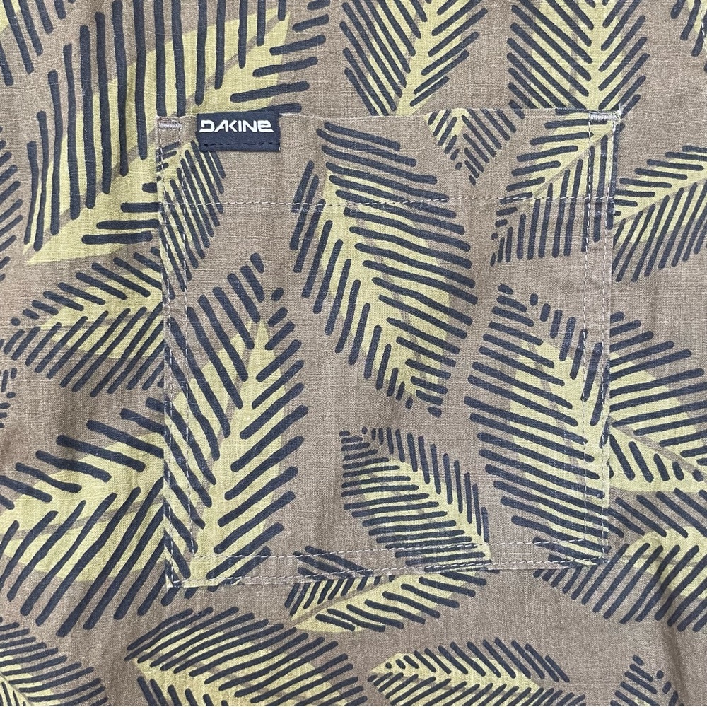 Dakine Green Leaf Pattern Casual Button Down Shirt - image 6